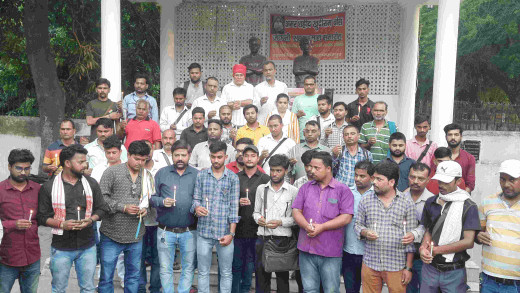 पत्रकार शिवशंकर झा की हत्या पर उबाल, कैंडल मार्च के साथ न्याय की मांग